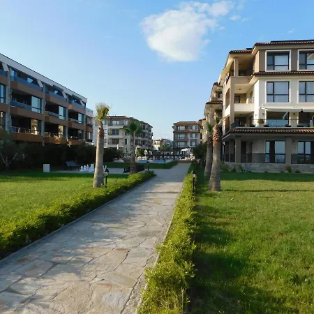 Azzurro Sarafovo Apartament *